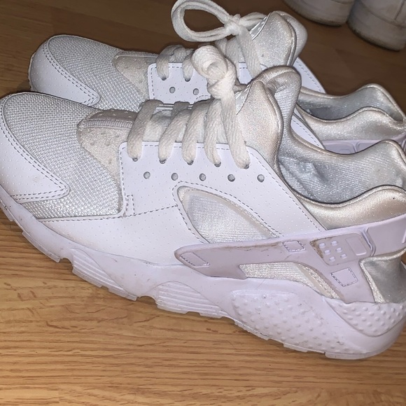 White Nike hurraches - Picture 1 of 5